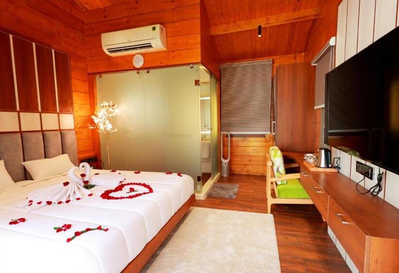 Wooden Ecr Sea Resort