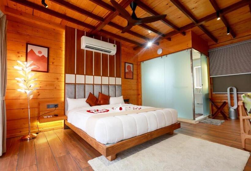 Wooden Ecr Sea Resort