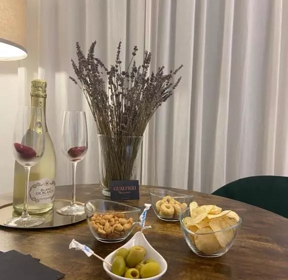 Gualtieri B&b   Luxurys