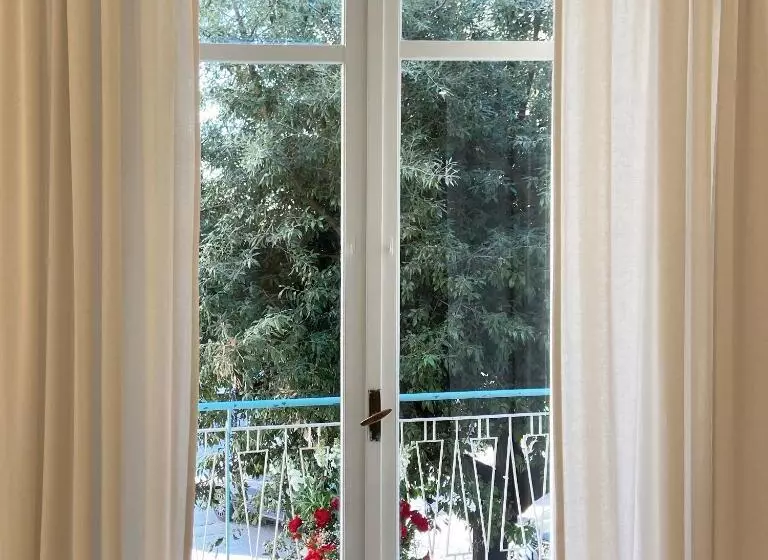 Gualtieri B&b   Luxurys