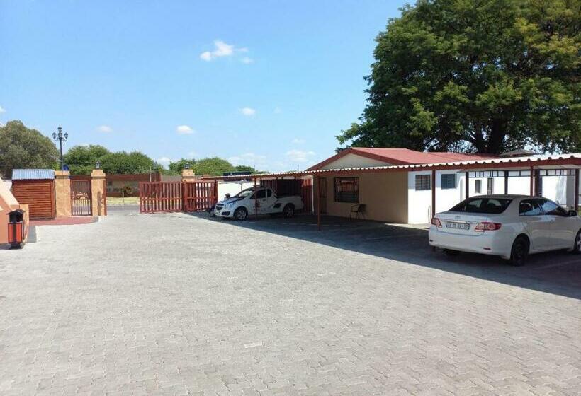 בית מלון כפרי 4th Avenue Themepark & Lodge