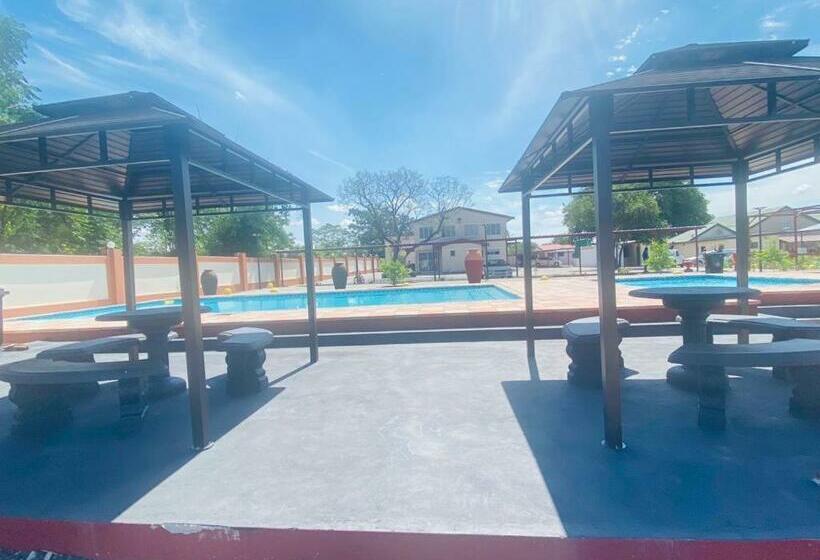 בית מלון כפרי 4th Avenue Themepark & Lodge