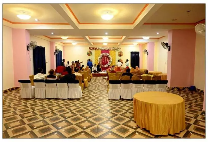 ホテル Indraprastha By Wb Inn