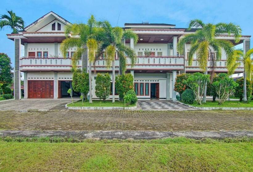 בית מלון כפרי Oyo 91852 Prima Guesthouse Syariah