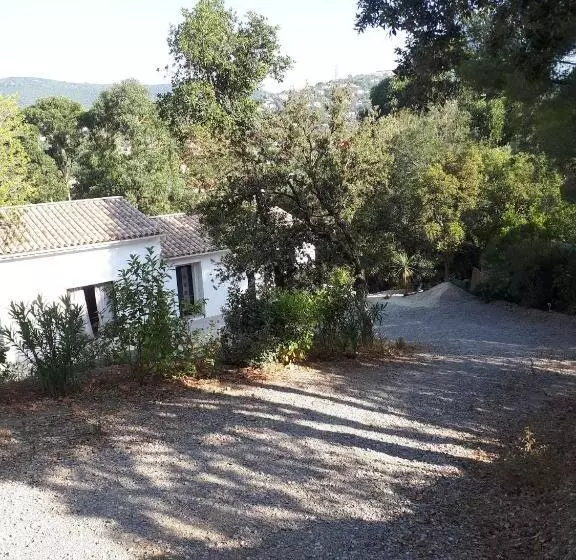 ペンション Le Demeure De Poulpican Chambre La Grotte Jacuzzi Charme Romantique Terrasse Privée 300m Plage Et Re