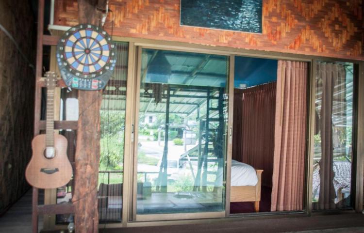 The Lazy Bar And Guesthouse