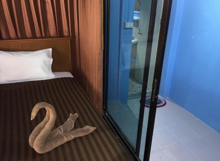 The Lazy Bar And Guesthouse