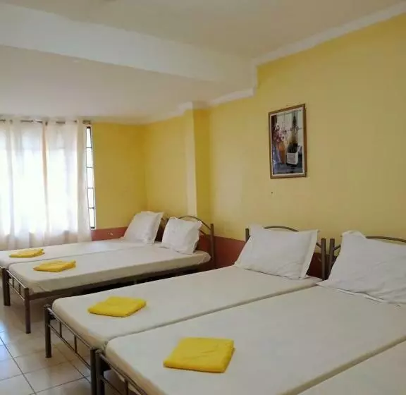 ホテル La Vista Pansol Resort Complex By Reddoorz