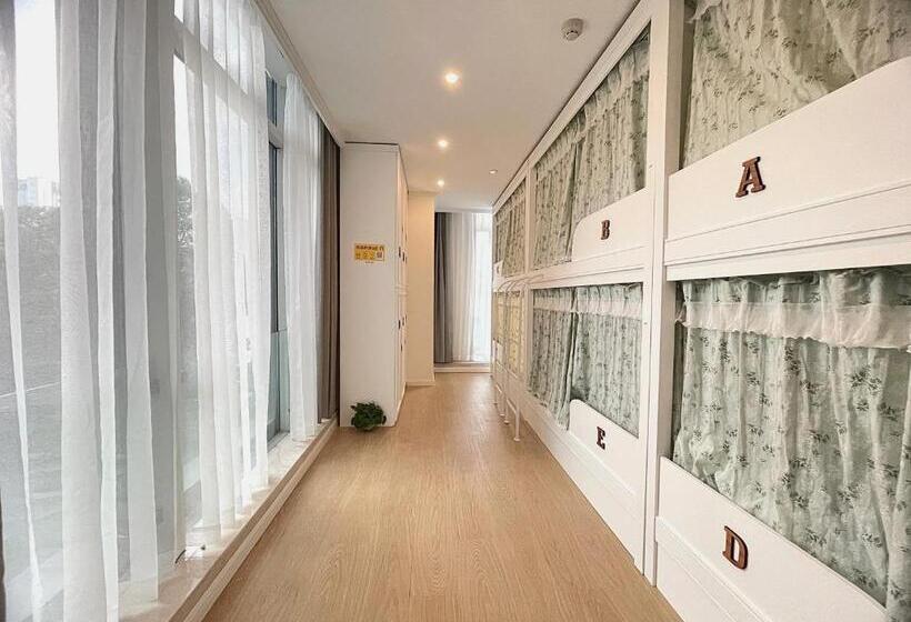 Hangzhou Lighting Lanshan Youth Hostel