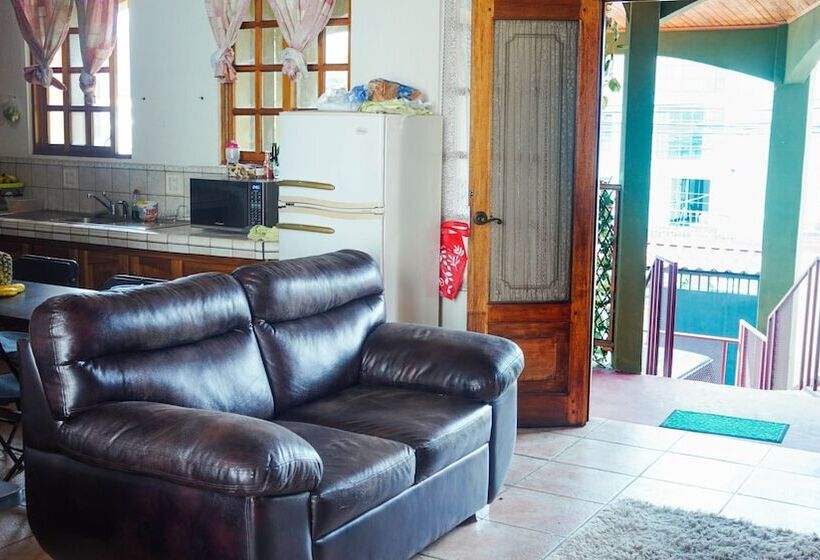 بنسيون Eco Hotel Puerto Urbano