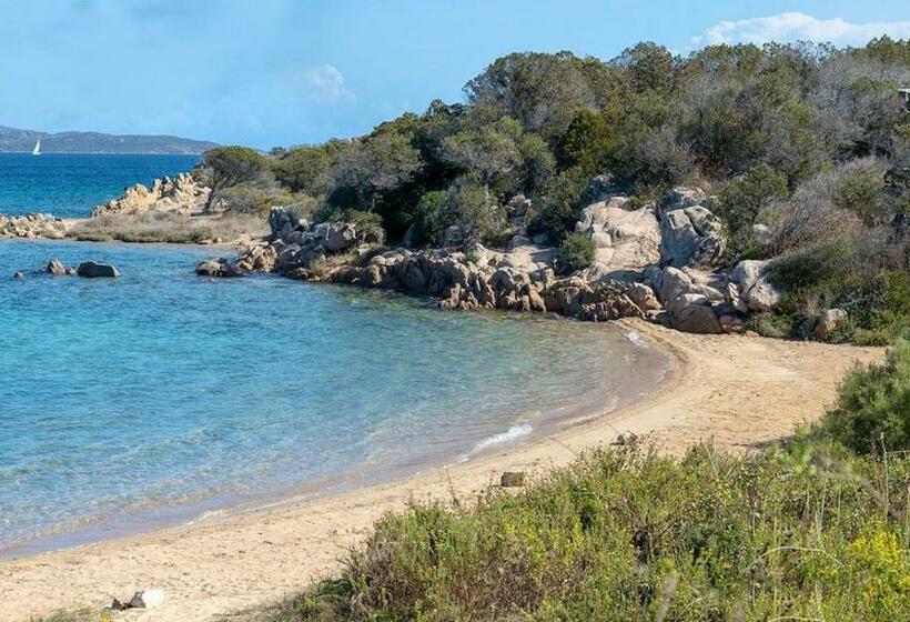 Residence Con Piscina A Palau, A Soli 150 Mt. Dal Mare