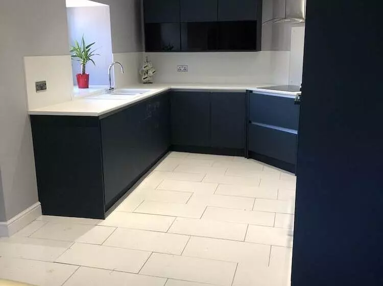 Majatalo Warlands Farm Guest House