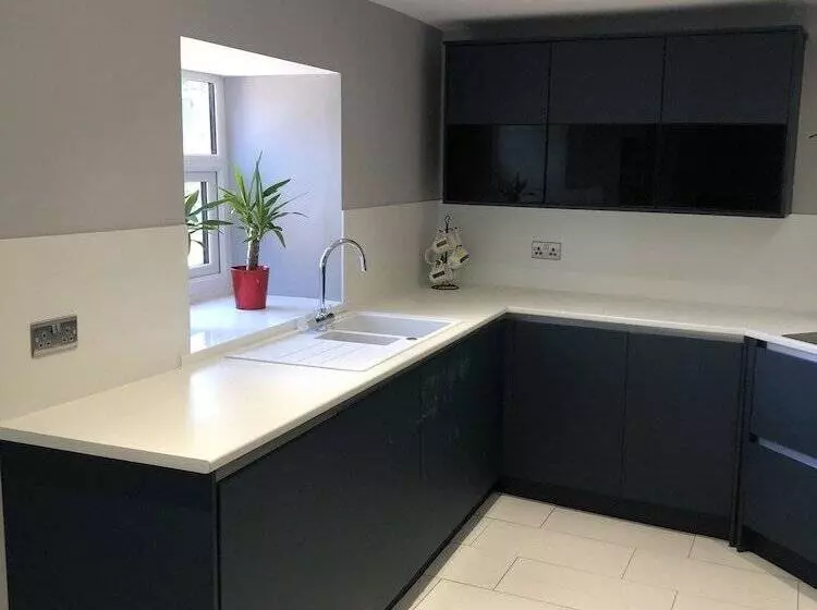 Majatalo Warlands Farm Guest House