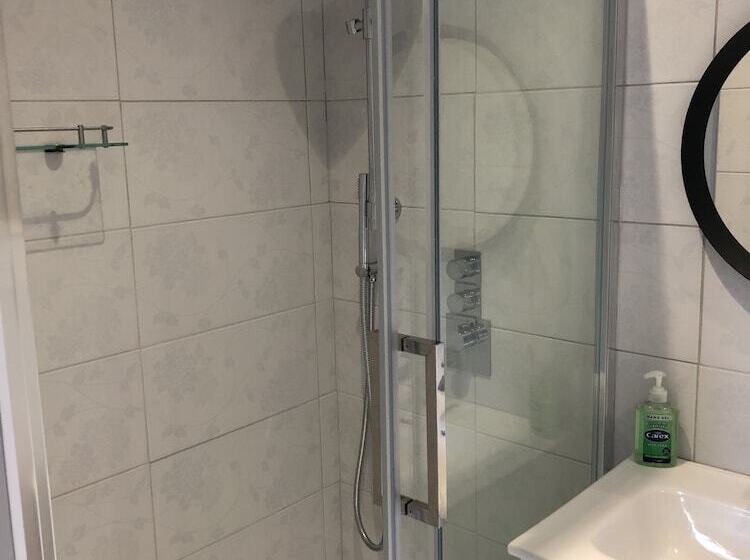 بنسيون Warlands Farm Guest House