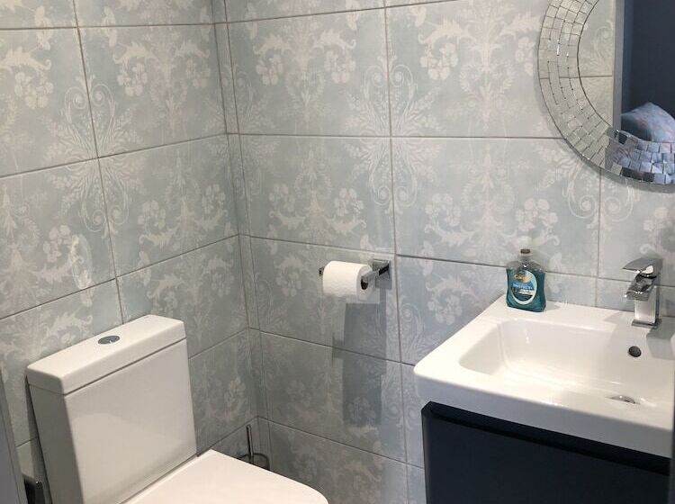 بنسيون Warlands Farm Guest House