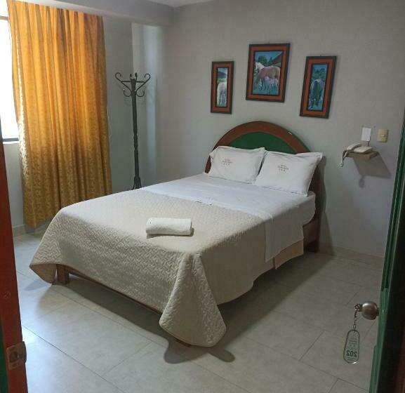 Отель Alfonso Ugarte