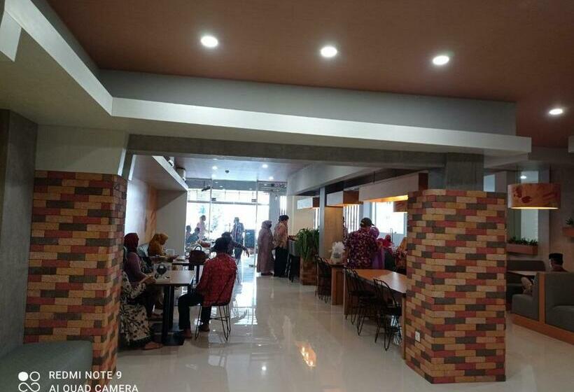 Капсульный Oтель Miko Rooms & Capsules