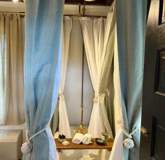 ペンション Archaic Outhouse