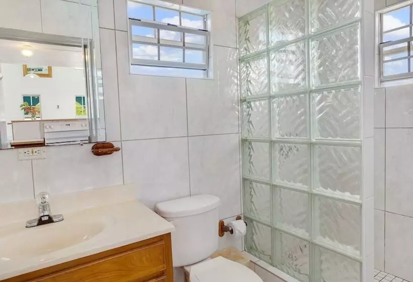 پانسیون Edwards Guesthouse