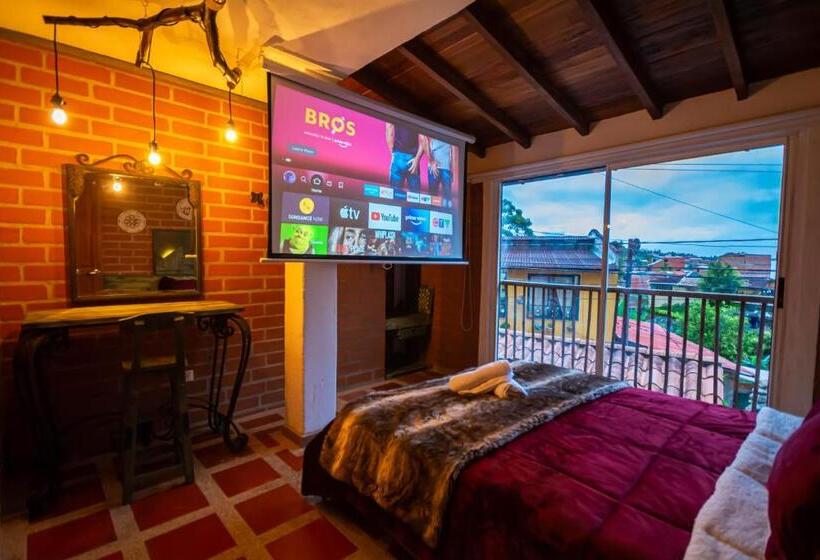 פנסיון Le Chateau Guatape