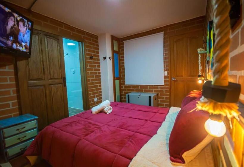 פנסיון Le Chateau Guatape