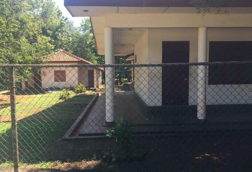 Pensão Rest At Katharagama