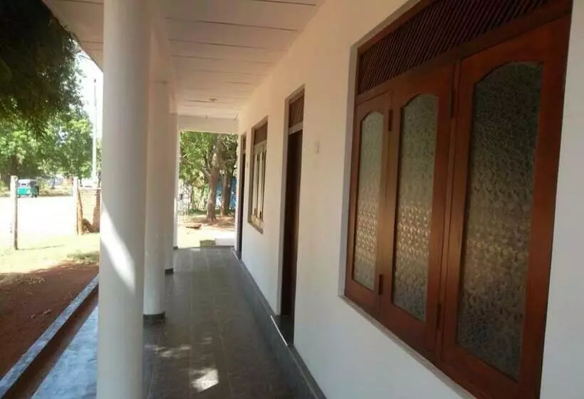 ペンション Rest At Katharagama