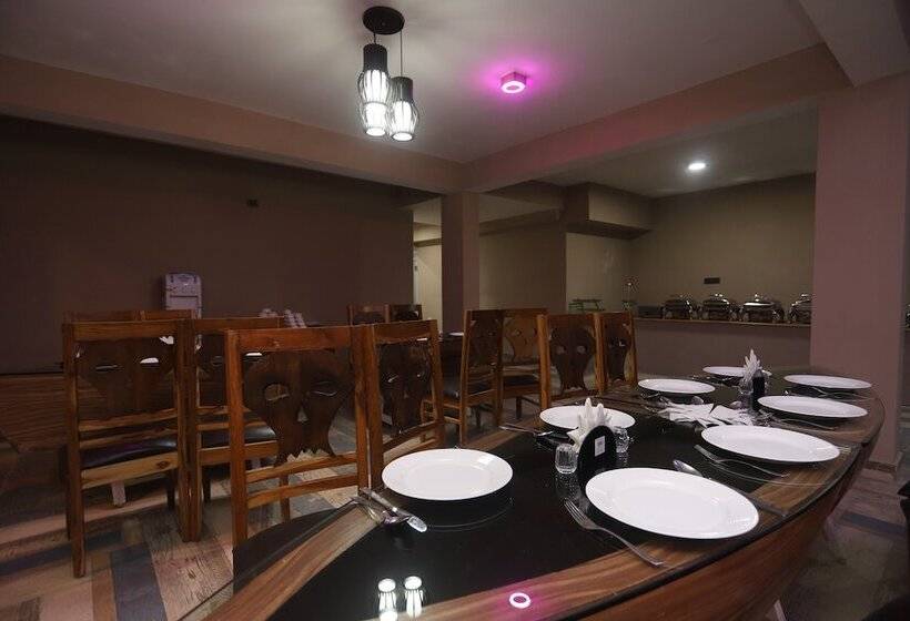 Smuggler Resort Near Khatusham & Hadimba Temple With Parking & Swimming Pool