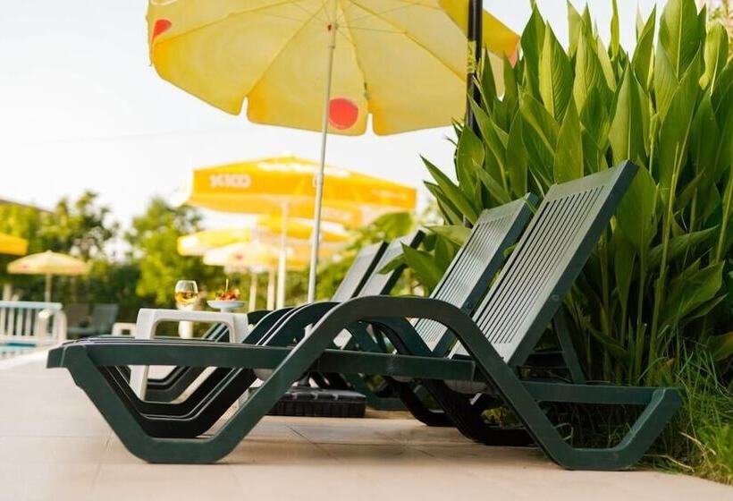 בית מלון כפרי Belpoint Beach