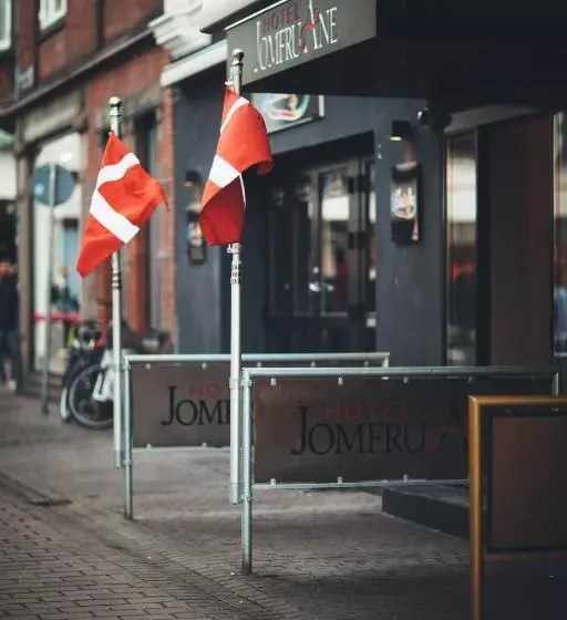 בית מלון כפרי Jomfru Ane