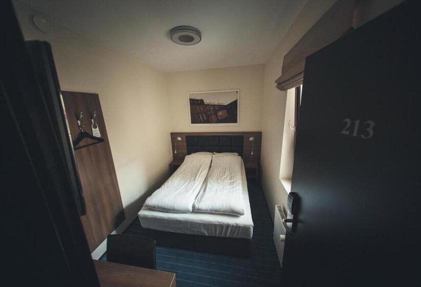 בית מלון כפרי Jomfru Ane