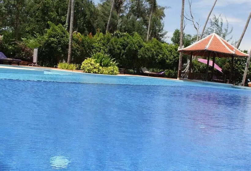 هتل Nataya Round House Coral Bay Resort