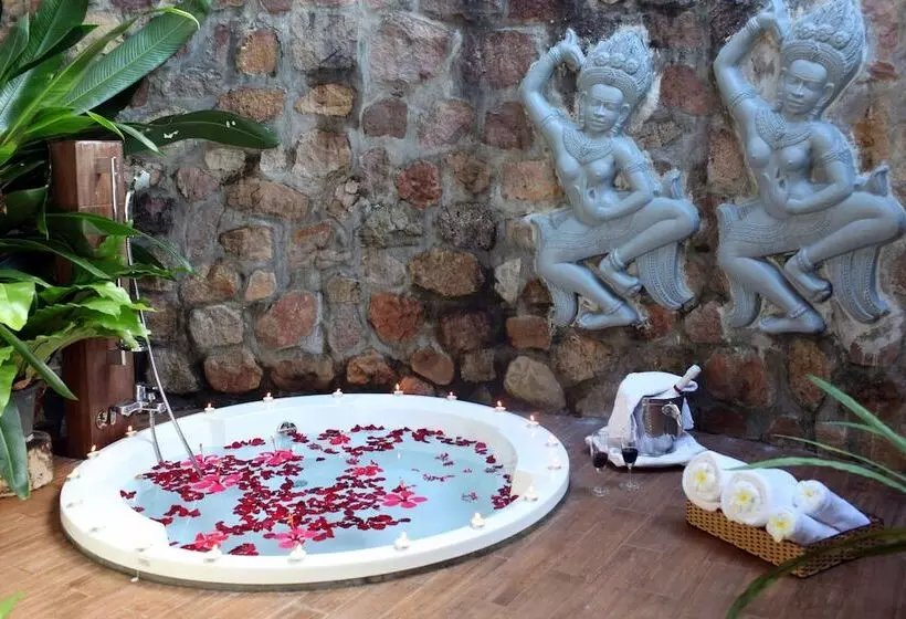 هتل Nataya Round House Coral Bay Resort