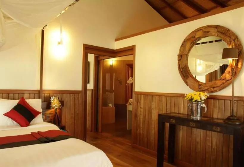 هتل Nataya Round House Coral Bay Resort