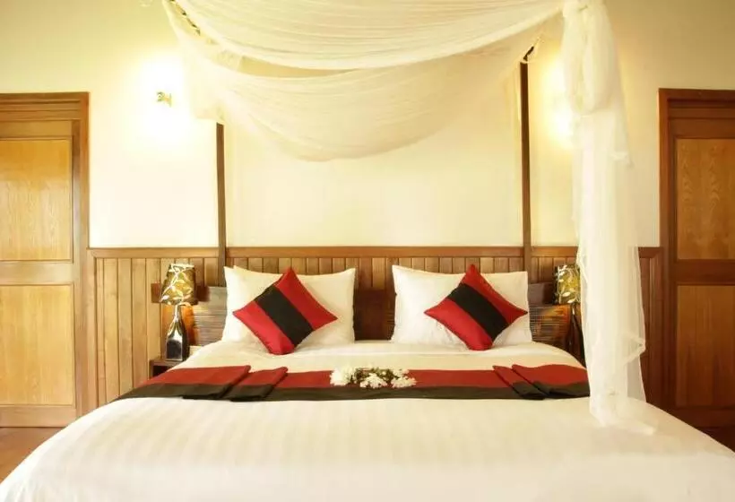 هتل Nataya Round House Coral Bay Resort