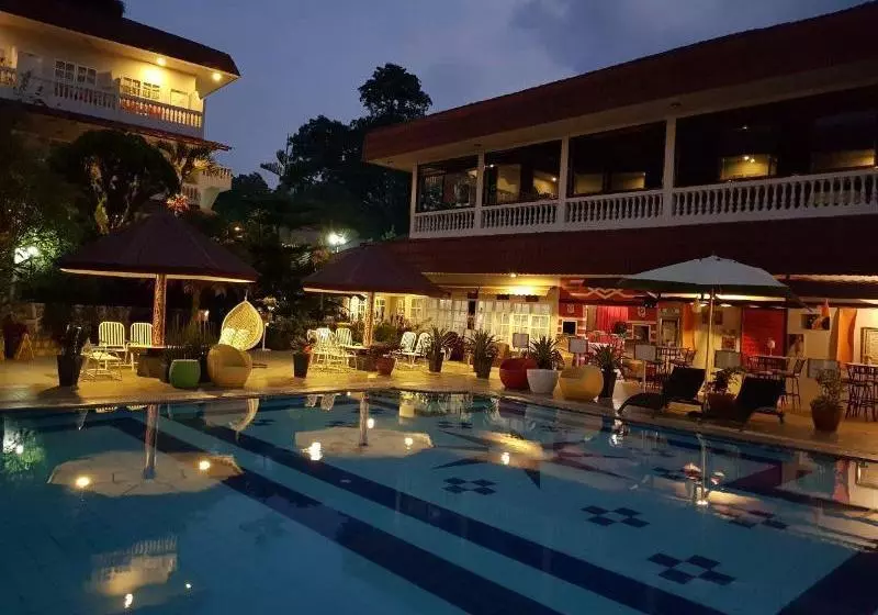 ホテル Parapat View