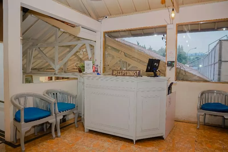 Hotel Rossan Villa  Near Sersan Bajuri Redpartner