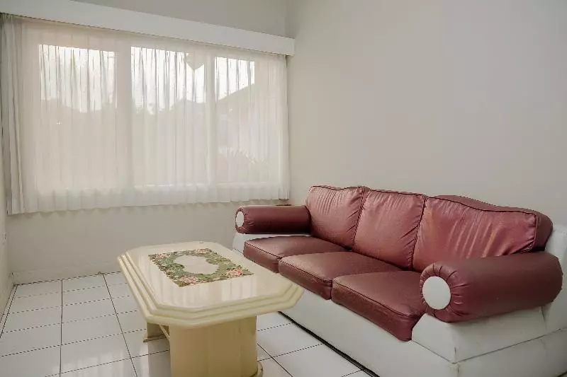 Hotel Rossan Villa  Near Sersan Bajuri Redpartner