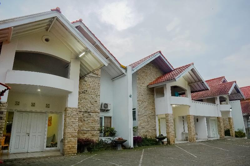 فندق Rossan Villa  Near Sersan Bajuri Redpartner