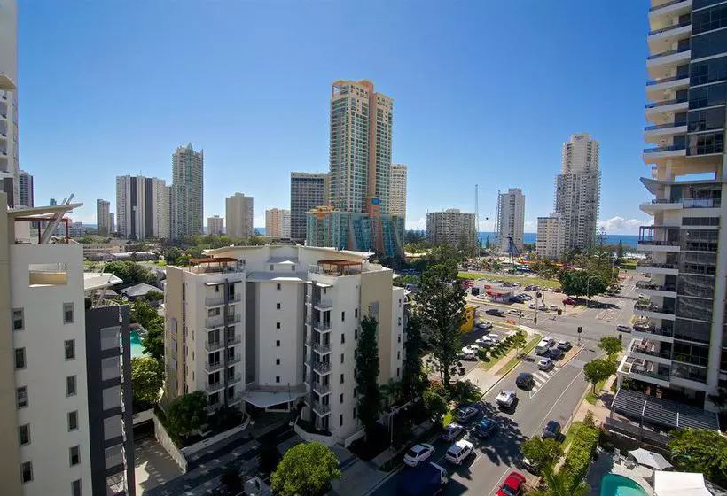 Отель Surfers Mayfair Apartments