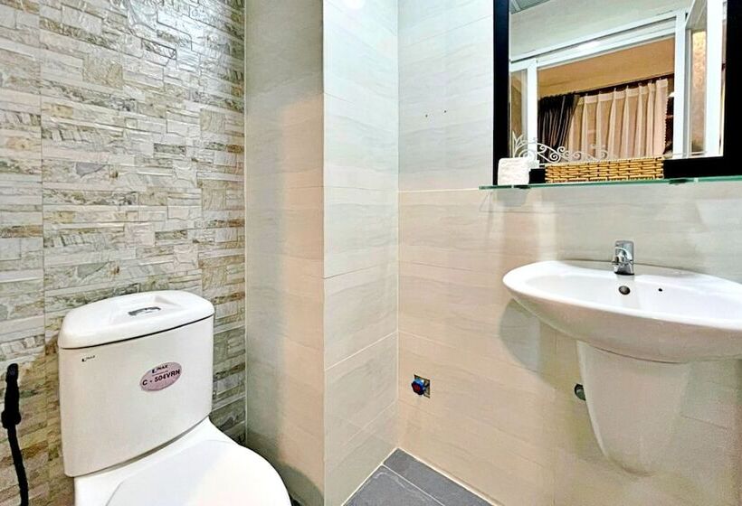 Hanz Acorn Hotel & Cafe