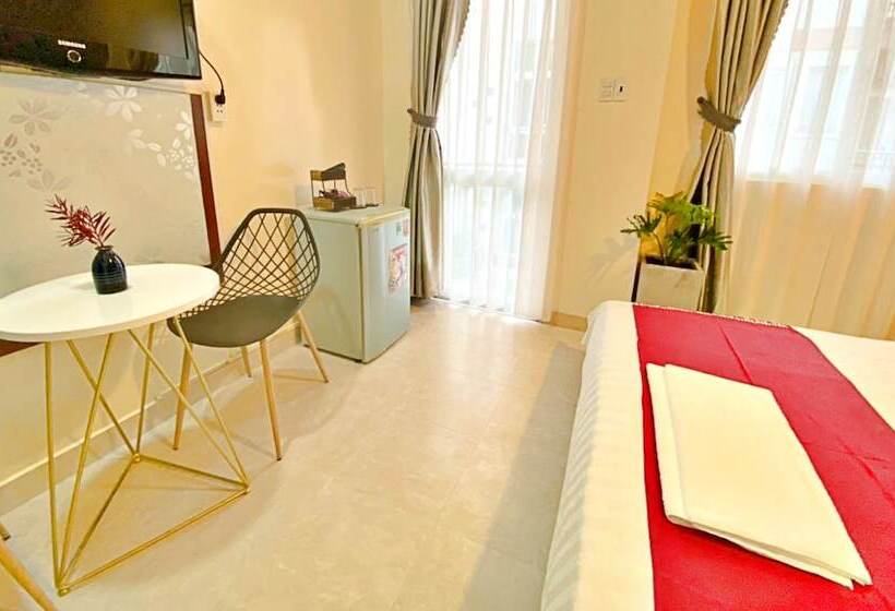 Hanz Acorn Hotel & Cafe