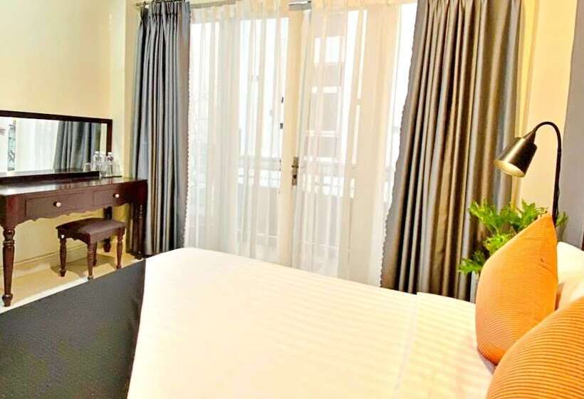 Hanz Acorn Hotel & Cafe