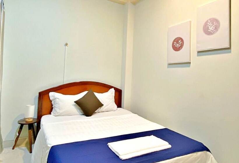 Hanz Acorn Hotel & Cafe