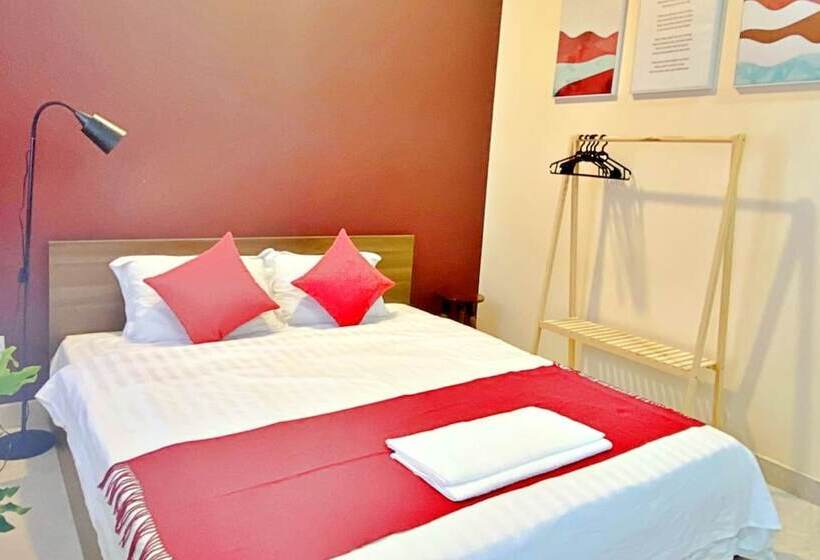 Hanz Acorn Hotel & Cafe