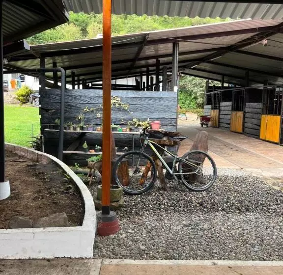 ホテル Criadero Las Tres Marías Hospedaje Rural Mi Refugio