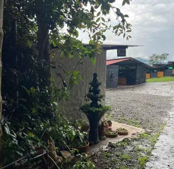 ホテル Criadero Las Tres Marías Hospedaje Rural Mi Refugio