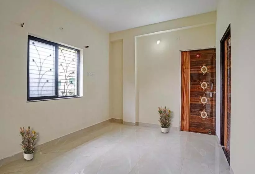 هتل Krishna Service Apartment