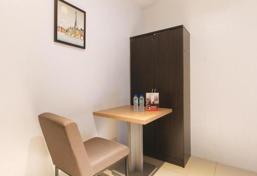 Hotel Reddoorz @ Melbourne Suites Makati