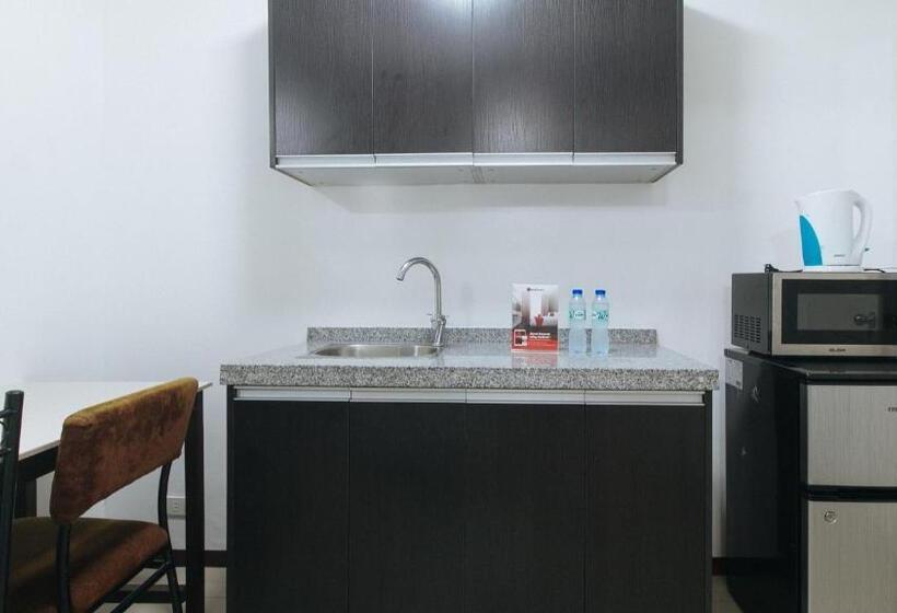 Hotel Reddoorz @ Melbourne Suites Makati